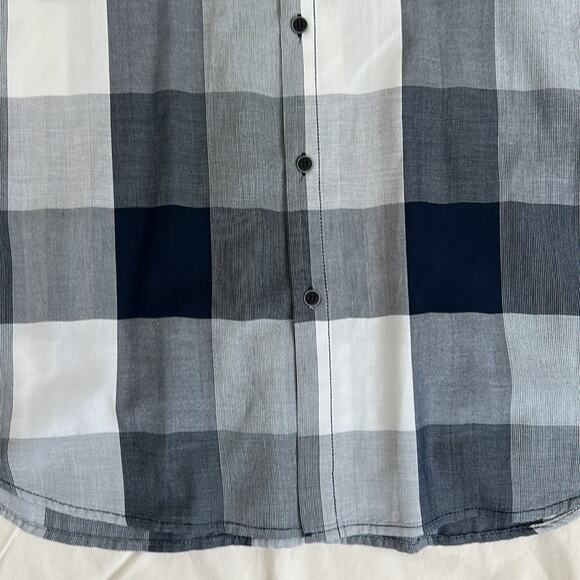 Howe Checkered Button Up Collar Dress Shirt Blue White Sz XL Casual Lightweight - Picture 10 of 12